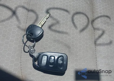 2017 Hyundai Elantra Se z USA, uszkodzony, nr VIN 5NPD84LF0HH114547